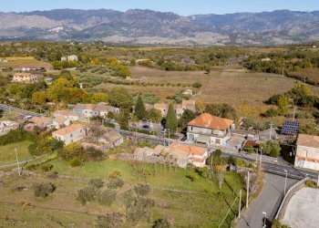 Vista delle montagne - Rustic Strada Statale 120 Rovittello CT
 
5, Castiglione di Sicilia - photo 10