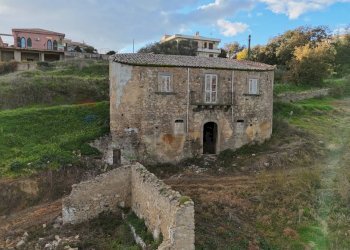 Casa all\'aperto - Casa indipendente Via Madonna della Via
 
225, Caltagirone - foto 1
