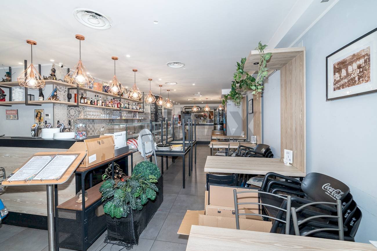 Sala da pranzo - Attività Commerciale Via Giuseppe Garibaldi
 
66, Catania - foto 1