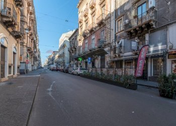 Edificio all\'aperto - Attività Commerciale Via Giuseppe Garibaldi
 
66, Catania - foto 4