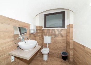 Bagno - Attività Commerciale Via Giuseppe Garibaldi
 
66, Catania - foto 10