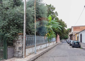 Edificio all\'aperto - Villa VIA REGINA MARGHERITA
 
83, Fiumefreddo di Sicilia - foto 1