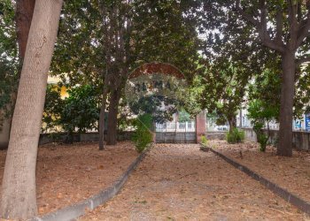 Giardino - Villa VIA REGINA MARGHERITA
 
83, Fiumefreddo di Sicilia - foto 4