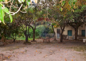 Giardino - Villa VIA REGINA MARGHERITA
 
83, Fiumefreddo di Sicilia - foto 46
