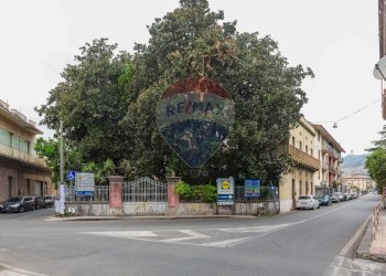 Edificio all\'aperto - Villa VIA REGINA MARGHERITA
 
83, Fiumefreddo di Sicilia - foto 103