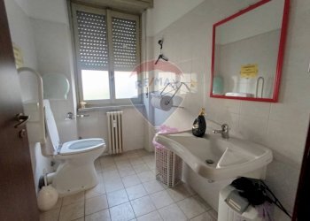 Bagno - Ufficio Via Ivrea
 
4, Gallarate - foto 14