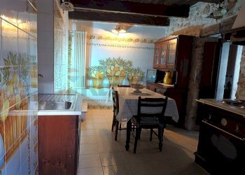 Sala da pranzo - Independent house via San Giuseppe
 
24, Vico del Gargano - photo 15