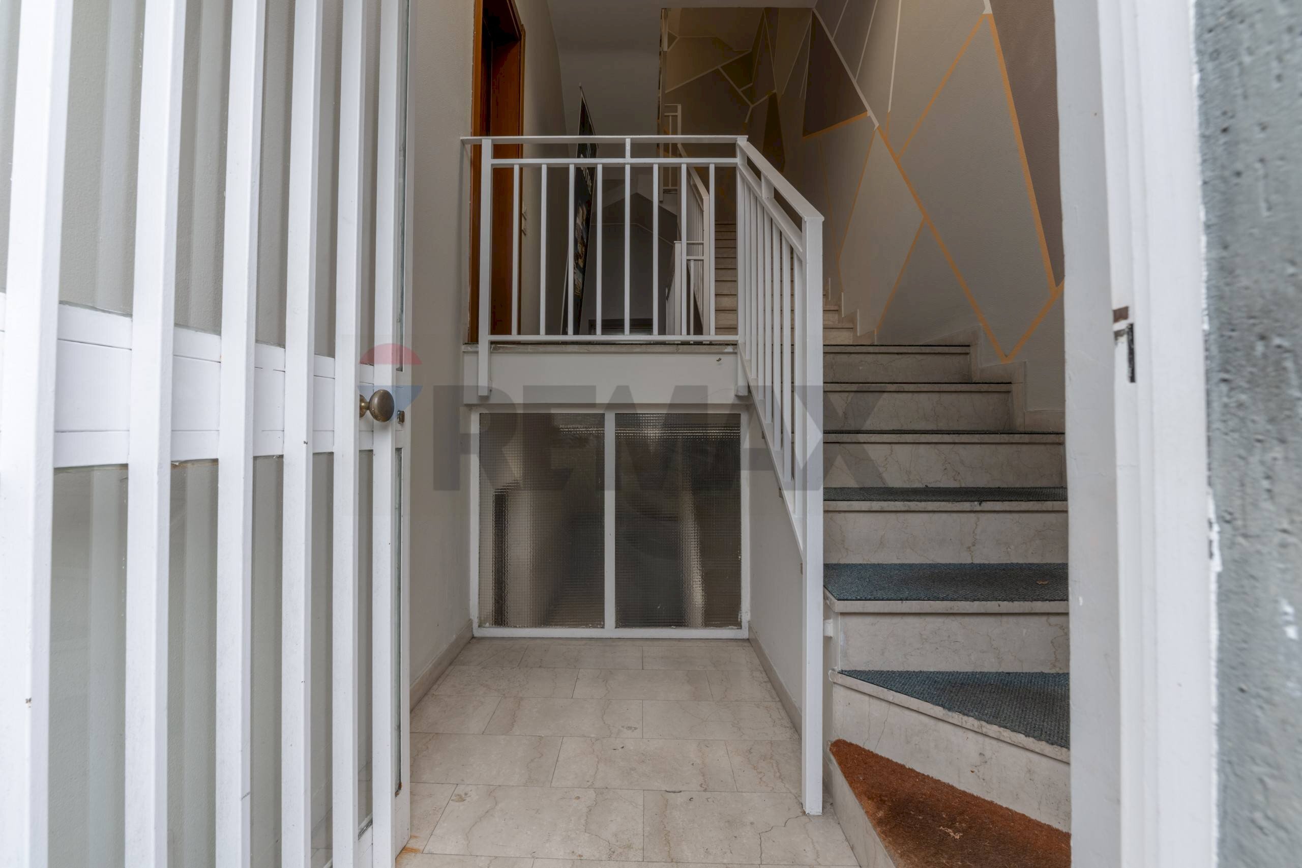 Scale - Stabile - Palazzo via Gadda
 
3, San Donato Milanese - foto 2