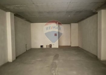 Parcheggio - Negozio Via Cavour, Belluno - foto 8