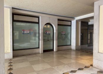 Ricezione / Lobby - Negozio Via Cavour, Belluno - foto 1