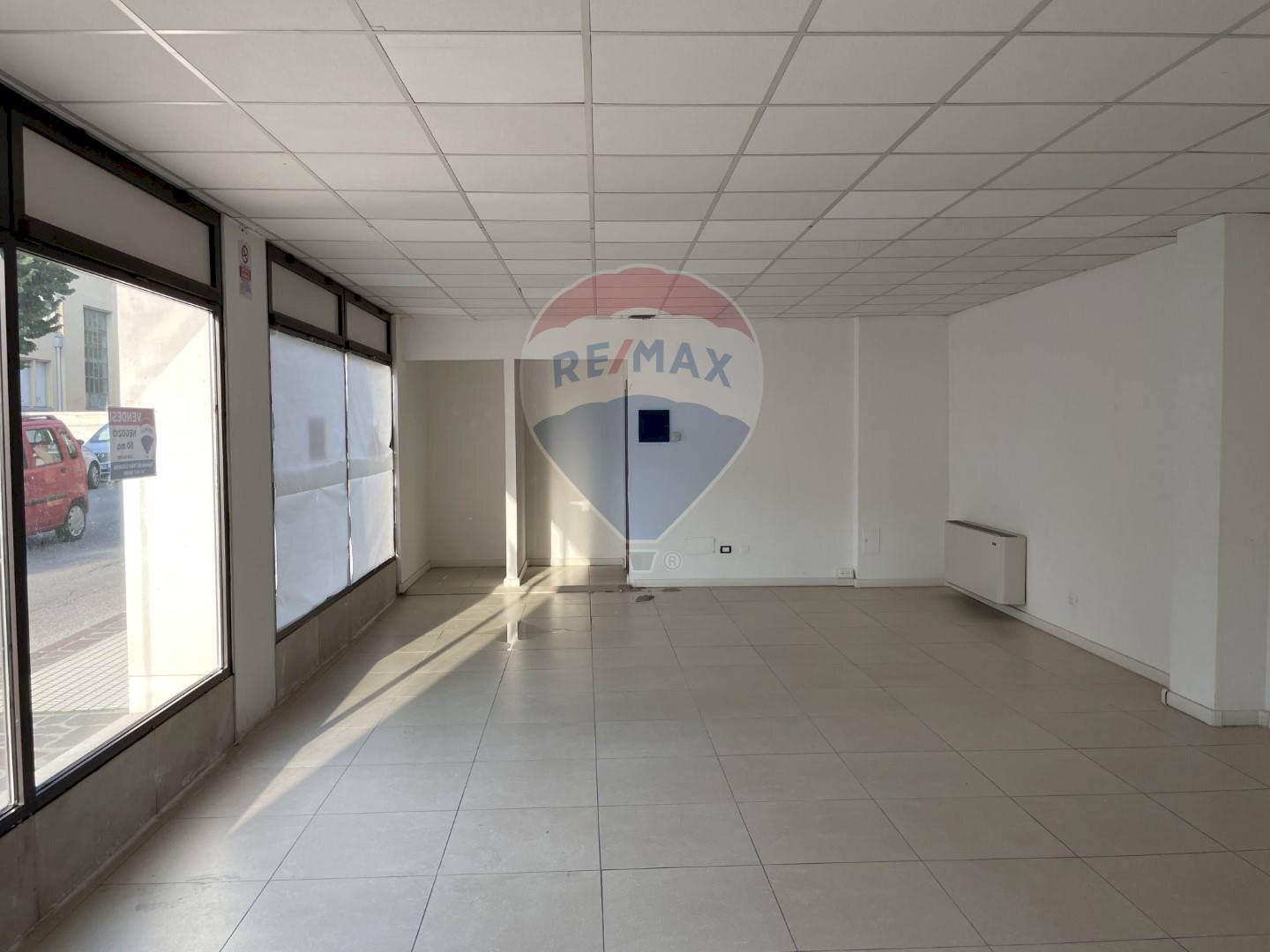 Stanza vuota - Negozio Via Cavour, Belluno - foto 3