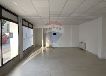 Stanza vuota - Negozio Via Cavour, Belluno - foto 3