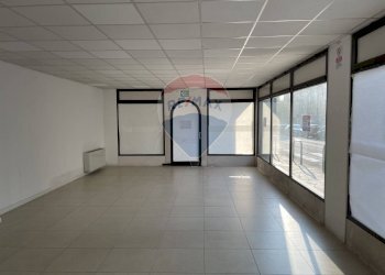 Stanza vuota - Negozio Via Cavour, Belluno - foto 6