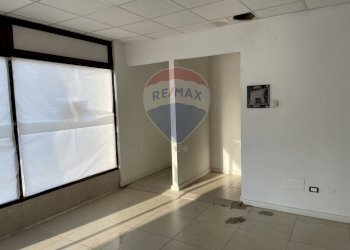 Stanza vuota - Negozio Via Cavour, Belluno - foto 7