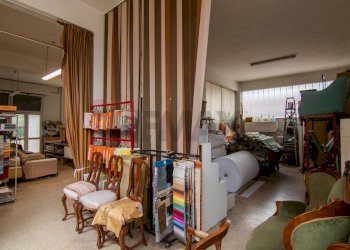 Sala da pranzo - Locale Commerciale Via Bruno Buozzi
 
28/B, Ancona - foto 18