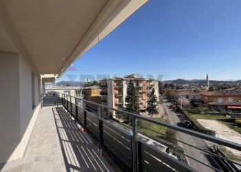Balcone - Four-room apartment Via Locatelli
 
21, Ponte San Pietro - photo 34