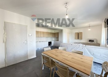Sala da pranzo - Quadrilocale Via Locatelli
 
21, Ponte San Pietro - foto 2