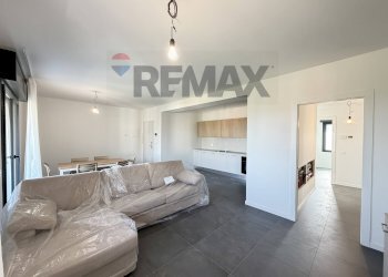 Sala da pranzo - Quadrilocale Via Locatelli
 
21, Ponte San Pietro - foto 4