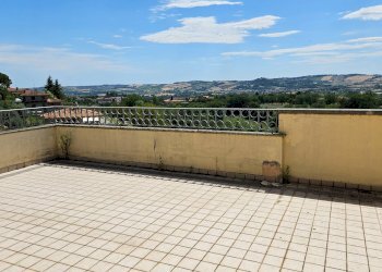 Foto 41 - Villa a Schiera Via Monte Ridolfo
 
8, Colli al Metauro - foto 41