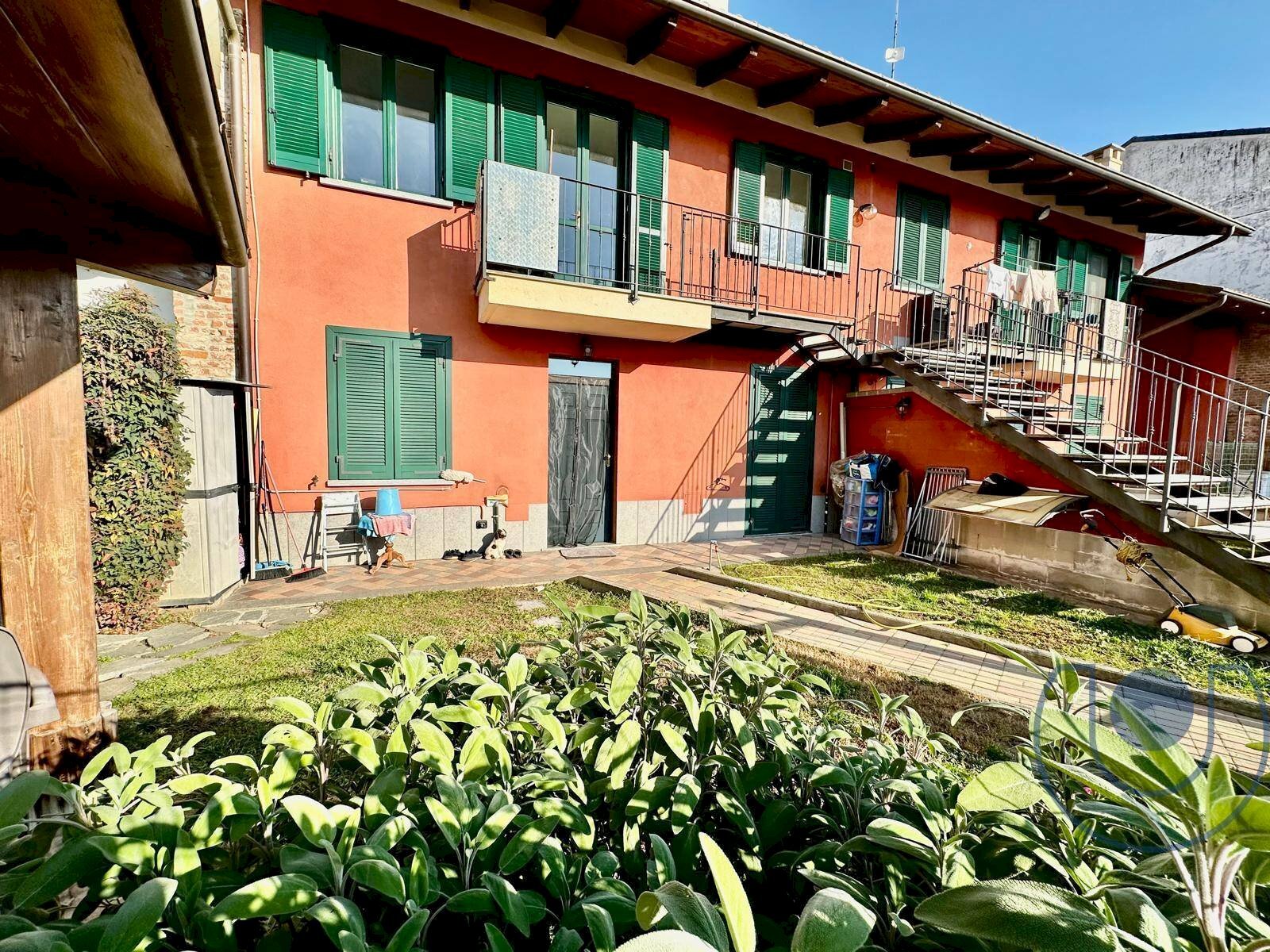 Facciata - Trilocale via Pinchia, Riva presso Chieri - foto 2