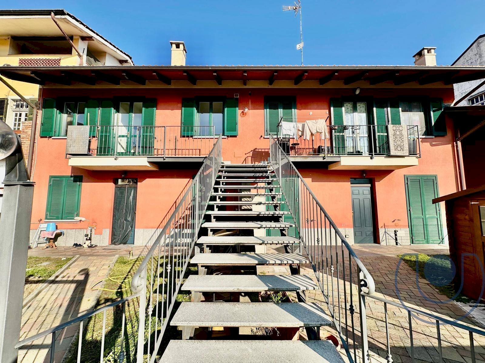 Facciata - Trilocale via Pinchia, Riva presso Chieri - foto 3