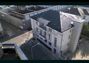 Edificio all\'aperto - Villa Bifamiliare bellini
 
17, Busto Arsizio - foto 11