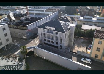 Edificio all\'aperto - Villa Bifamiliare bellini
 
17, Busto Arsizio - foto 12