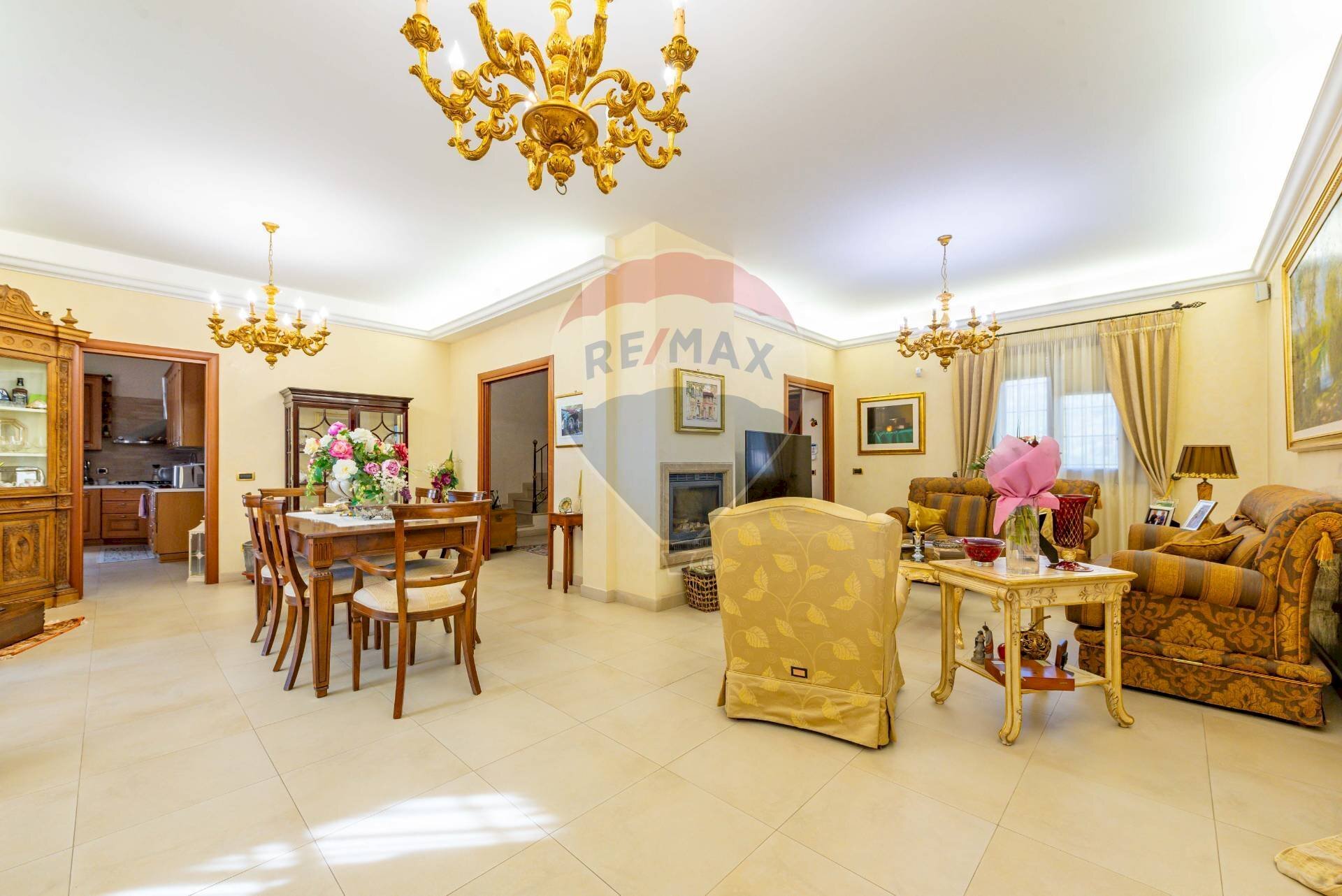 Sala da pranzo - Villa Via Ferrata
 
1, Oricola - foto 2