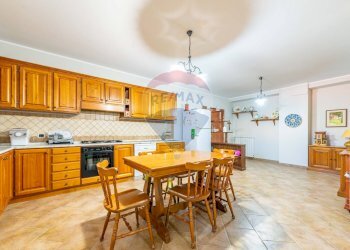 Cucina - Villa Via Ferrata
 
1, Oricola - foto 4