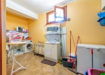 Lavanderia - Villa Via Ferrata
 
1, Oricola - foto 17