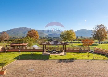 Vista delle montagne - Villa Via Ferrata
 
1, Oricola - foto 31