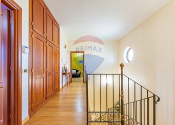 Hall / corridoio - Villa Via Ferrata
 
1, Oricola - foto 52