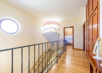 Hall / corridoio - Villa Via Ferrata
 
1, Oricola - foto 54