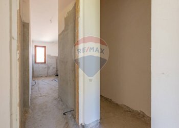 Hall / corridoio - Villa a Schiera Via Immagine
 
snc, Oricola - foto 6