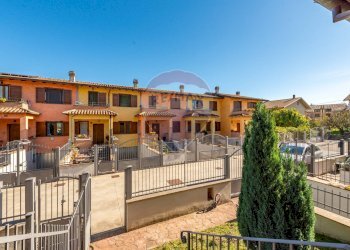 Edificio all\'aperto - Villa a Schiera Via Immagine
 
snc, Oricola - foto 20