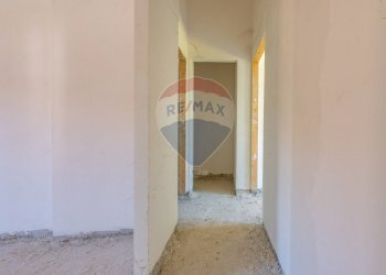 Hall / corridoio - Villa a Schiera Via Immagine
 
snc, Oricola - foto 25