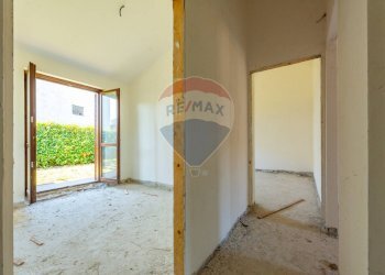 Hall / corridoio - Villa a Schiera Via Immagine
 
snc, Oricola - foto 26