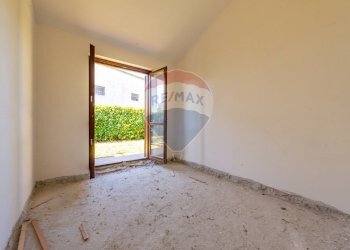 Stanza vuota - Villa a Schiera Via Immagine
 
snc, Oricola - foto 27