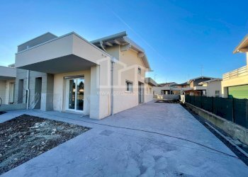 Foto 1 - Casa semi indipendente Via Sesia
 
10, Volta Mantovana - foto 1