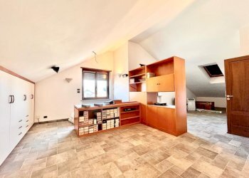 Three-room apartment Via Rivoli, Rosta - photo 10
