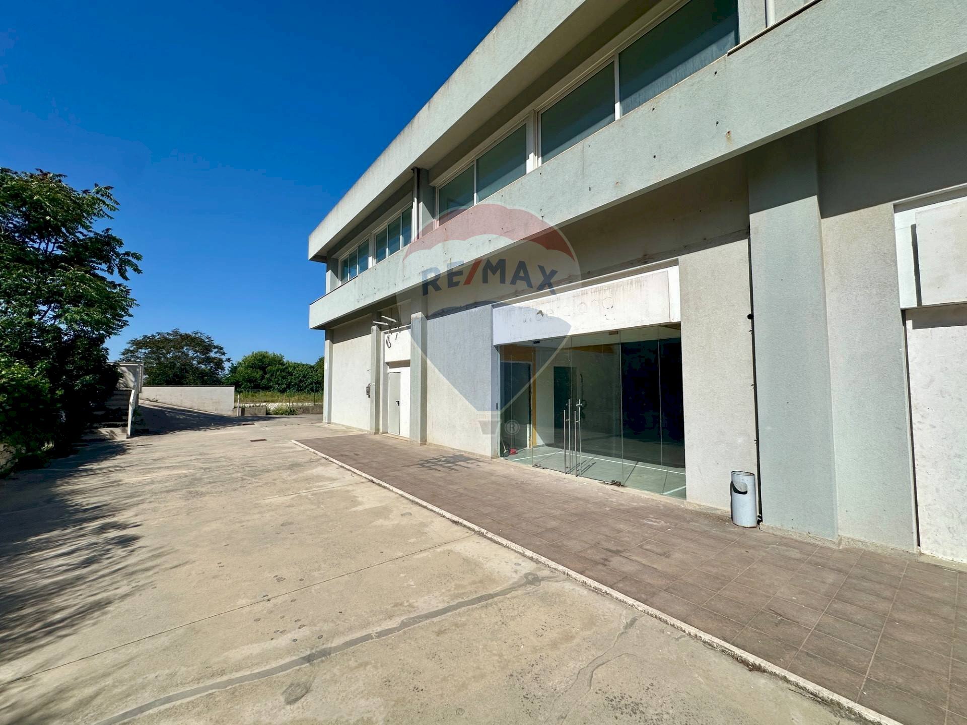 Edificio all\'aperto - Locale Commerciale Via Pietro Nenni
 
80, Ragusa - foto 3