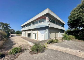 Casa all\'aperto - Locale Commerciale Via Pietro Nenni
 
80, Ragusa - foto 2