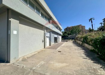 Edificio all\'aperto - Locale Commerciale Via Pietro Nenni
 
80, Ragusa - foto 4