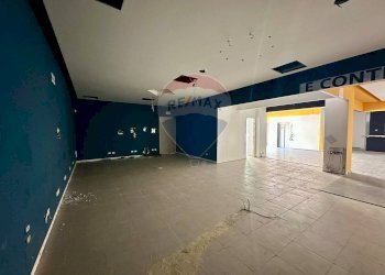 Stanza vuota - Locale Commerciale Via Pietro Nenni
 
80, Ragusa - foto 13