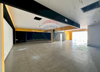 Stanza vuota - Locale Commerciale Via Pietro Nenni
 
80, Ragusa - foto 15