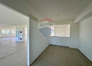 Stanza vuota - Locale Commerciale Via Pietro Nenni
 
80, Ragusa - foto 24