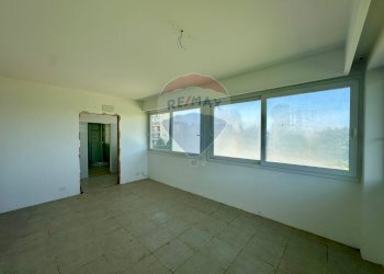 Stanza vuota - Locale Commerciale Via Pietro Nenni
 
80, Ragusa - foto 26