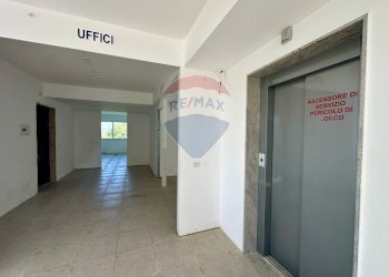 Hall / corridoio - Locale Commerciale Via Pietro Nenni
 
80, Ragusa - foto 32