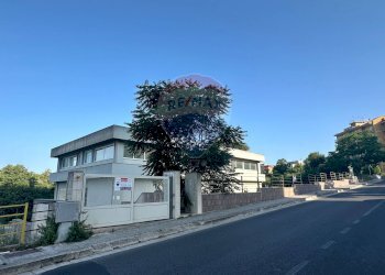 Edificio all\'aperto - Locale Commerciale Via Pietro Nenni
 
80, Ragusa - foto 35