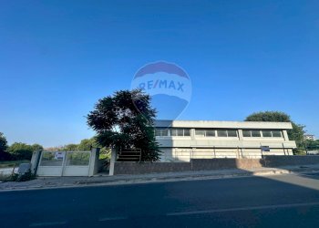 Non correlato - Locale Commerciale Via Pietro Nenni
 
80, Ragusa - foto 36